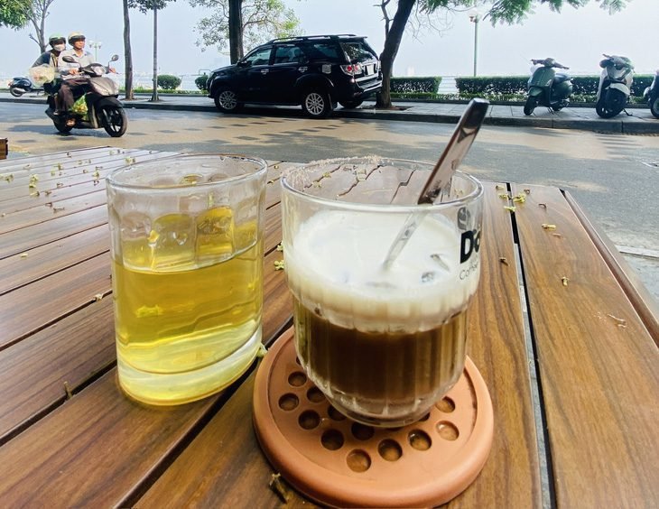 Cà phê uống sáng, trưa hay tối có lợi hơn? 4 Chuyên gia khuyến cáo không nên uống quá nhiều cà phê trong ngày - Ảnh minh họa: HÀ THANH